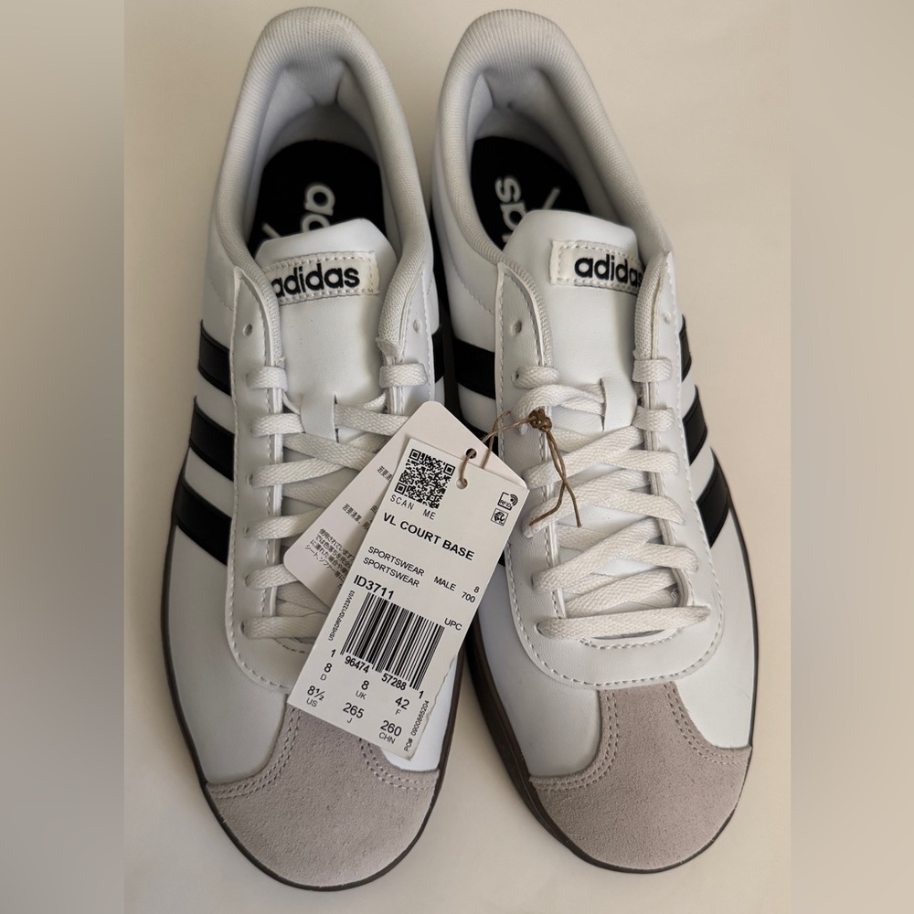 Adidas White and Black Mens Striped Sneakers NEW WITHOUT BOX